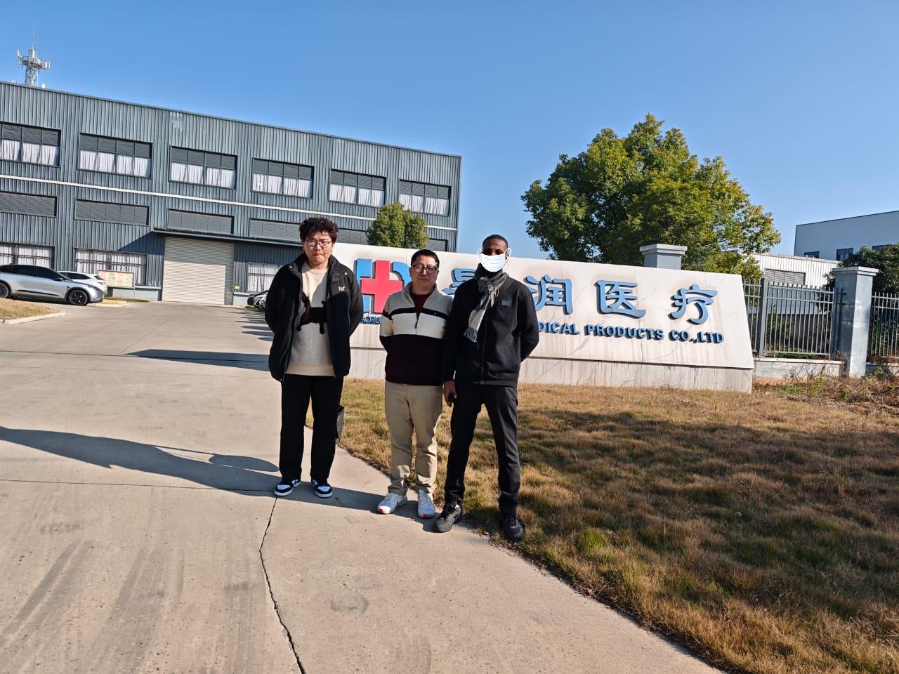 아프리카 고객이 2025년 12월 15일에 우리 공장을 방문합니다: 심층적인 협력 잠재력 육성