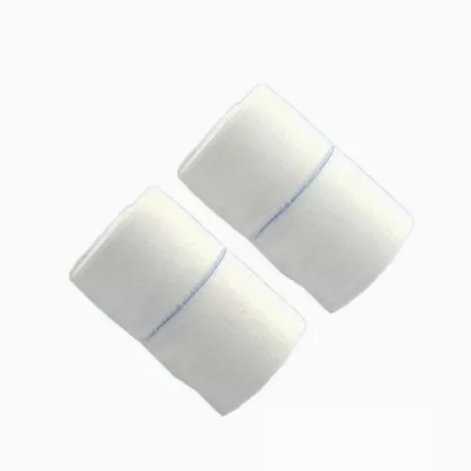 x- 레이를 가진 4- 층 거즈 롤